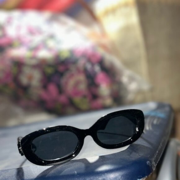 Retro Small Oval Sunglasses - Picture 1 of 10